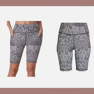 NWT $62 X BY GOTTEX [ Small ] Active Biker Shorts Arrow Paint White Black‎ #6046